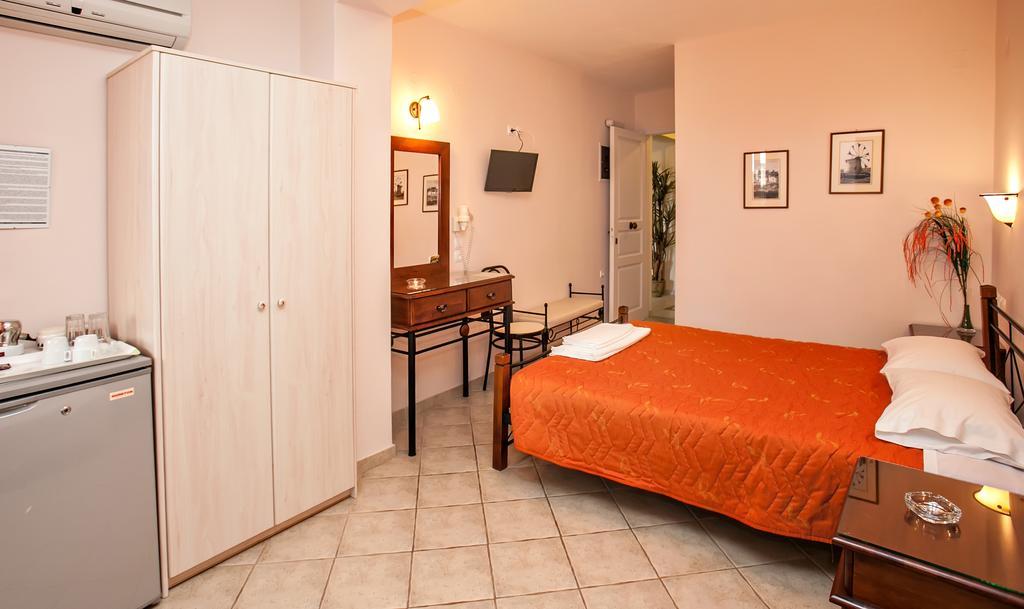 Arxontiko Hotell Tínos Exteriör bild