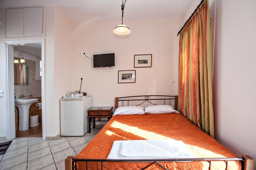 Arxontiko Hotell Tínos Exteriör bild